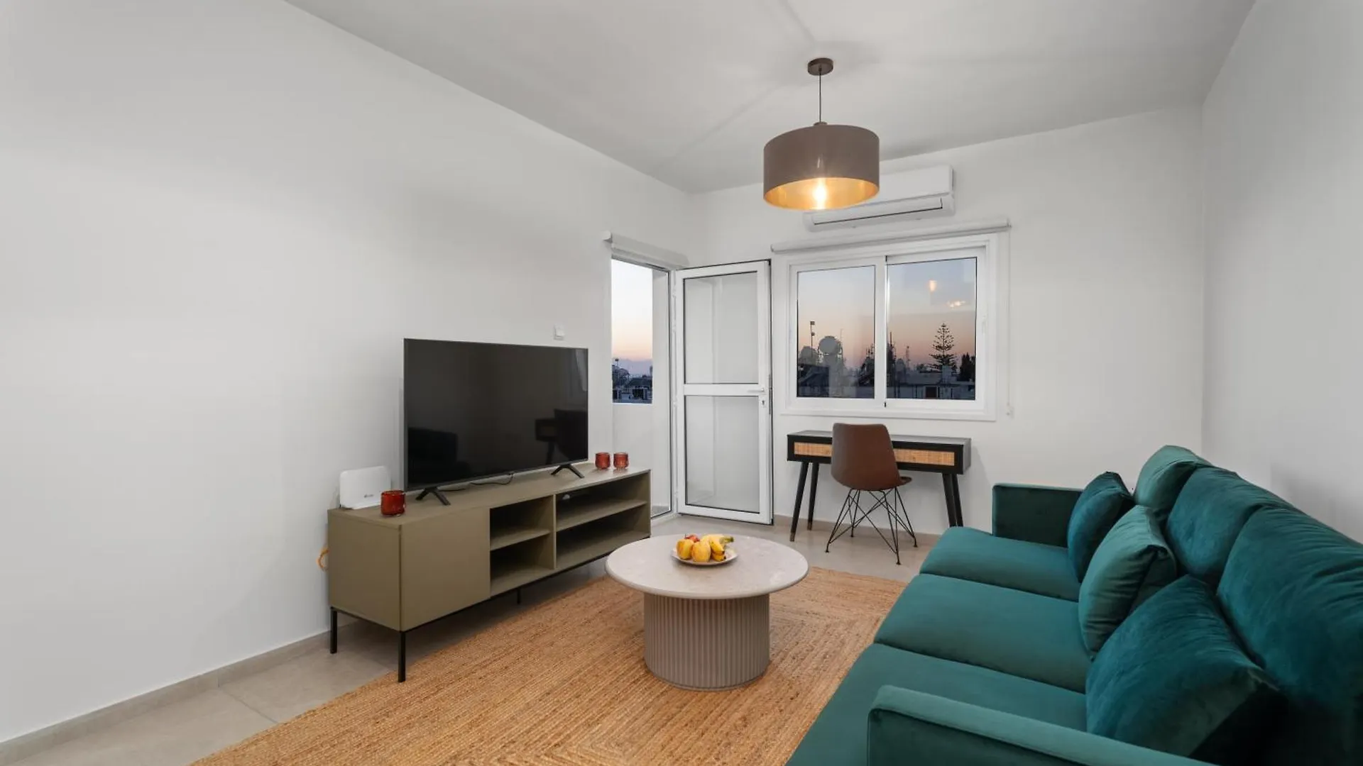 Modern Seaview Apartment In The Heart Of Agia Napa